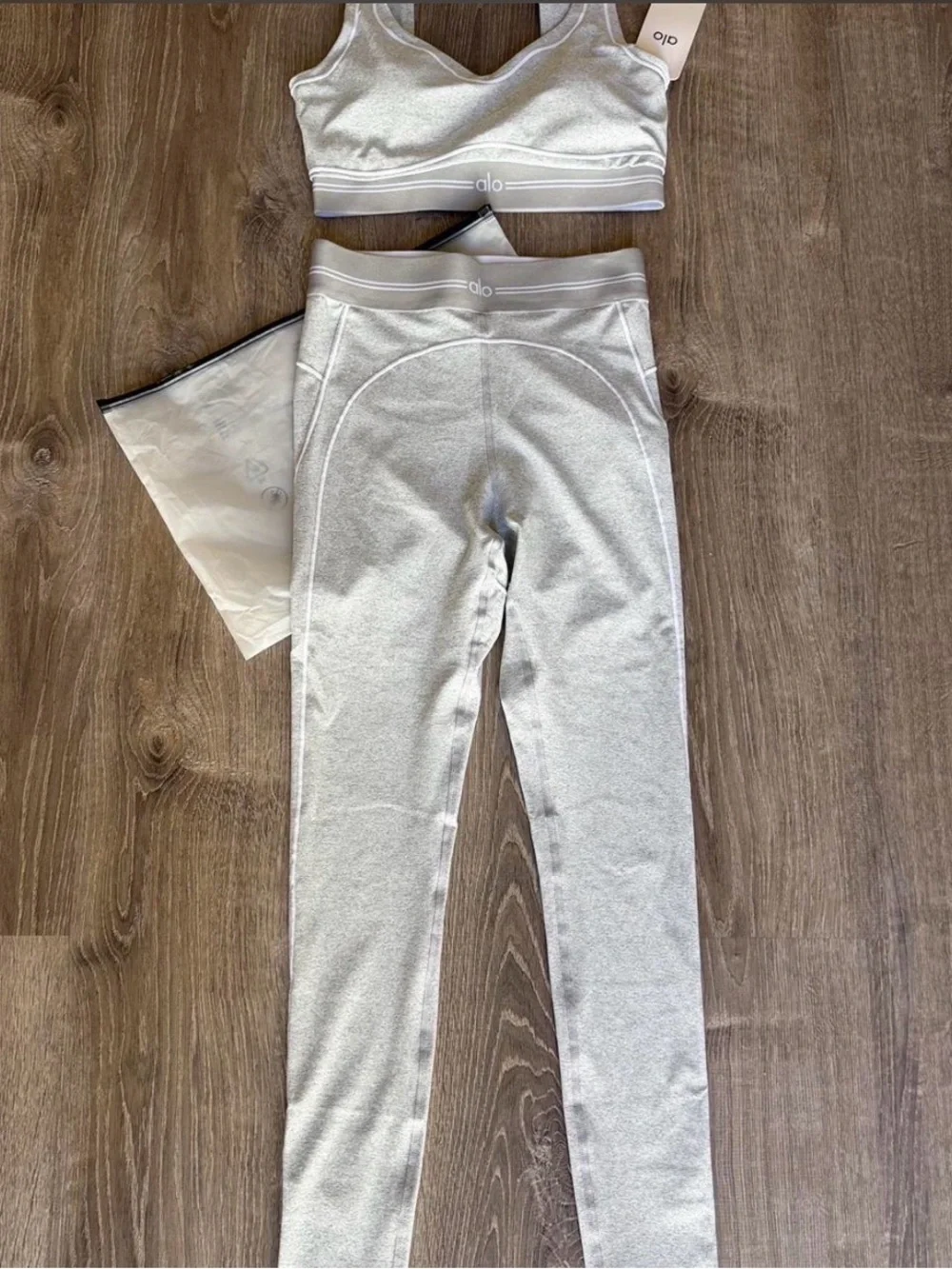 ALO Yoga Light Gray High-Rise Leggings